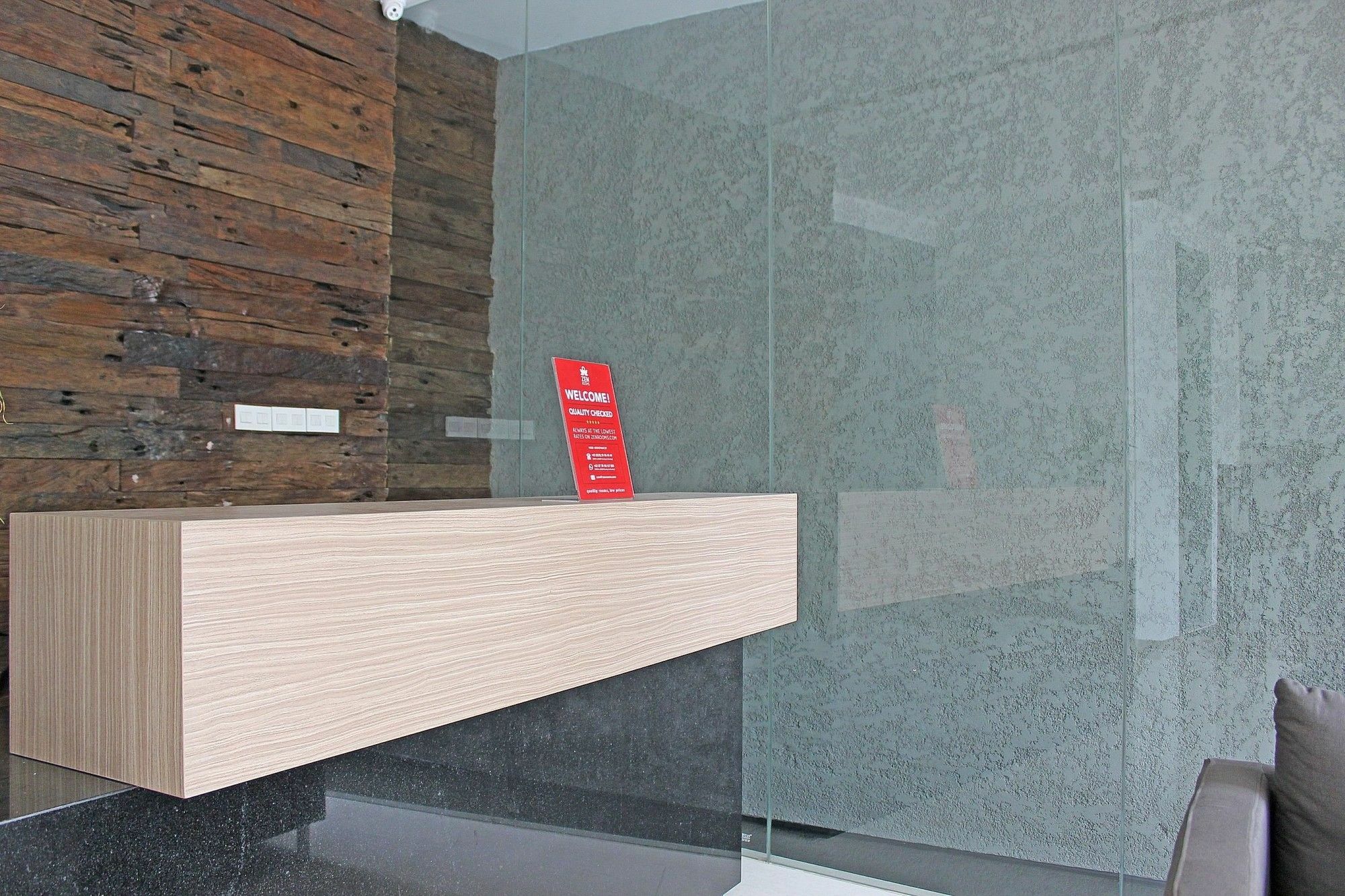 Zen Premium Sampoerna Strategic Square Jacarta Exterior foto